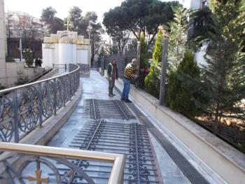 Ο Ράμα ακολουθεί τα χνάρια του Χότζα, βανδαλίζει τον Ορθόδοξο Καθεδρικό Ναό στο κέντρο των Τιράνων 